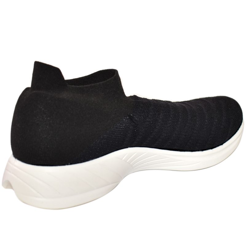 Da Hobby Sport Roma scarpa calzino UYN nera e suola bianca
