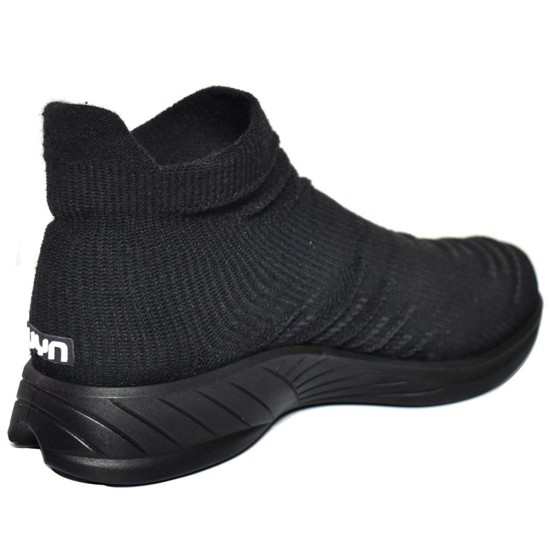 Da Hobby Sport Roma scarpa calzino donna UYN nera con suola nera